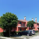 Relaxing Townhouse With Pool Access In Apartamento