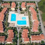 Apartamento Relaxing Townhouse With Pool Access In Bibione