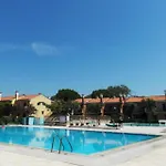 Relaxing Townhouse With Pool Access In Apartment *