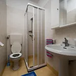Relaxing Townhouse With Pool Access In
