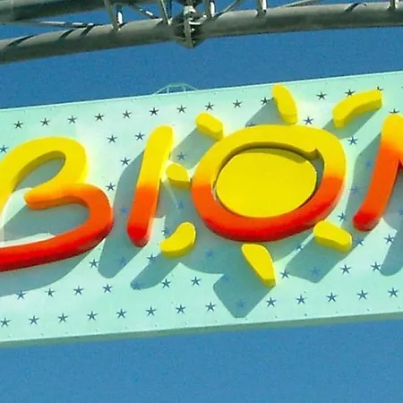 Relaxing Townhouse With Pool Access In Apartment