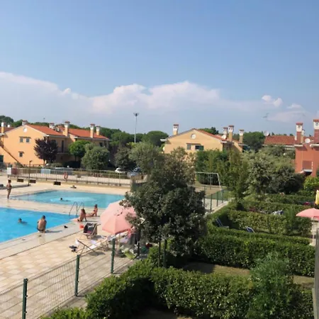 Διαμέρισμα Relaxing Townhouse With Pool Access In *