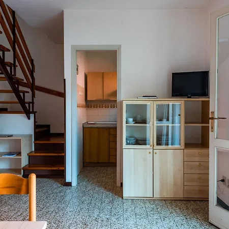 Relaxing Townhouse With Pool Access In Μπιμπιόνε