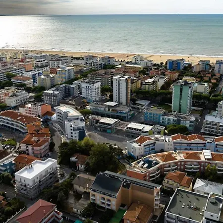 Relaxing Townhouse With Pool Access In Μπιμπιόνε