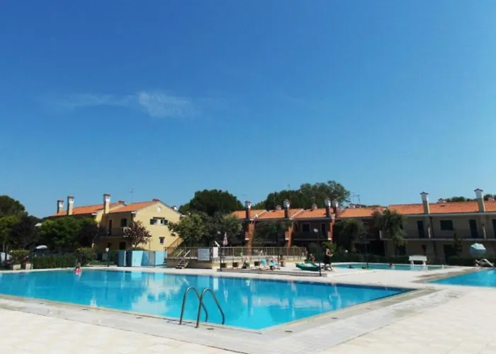 Relaxing Townhouse With Pool Access In Appartamento *